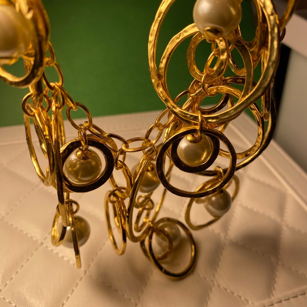 Elegant Gold and Pearl Hoop Earrings